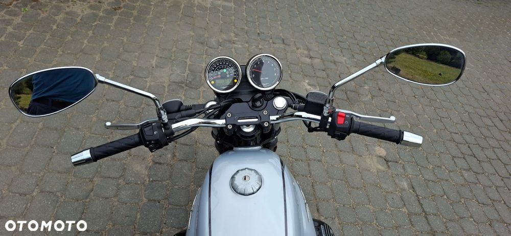 Moto Guzzi V7 - 8