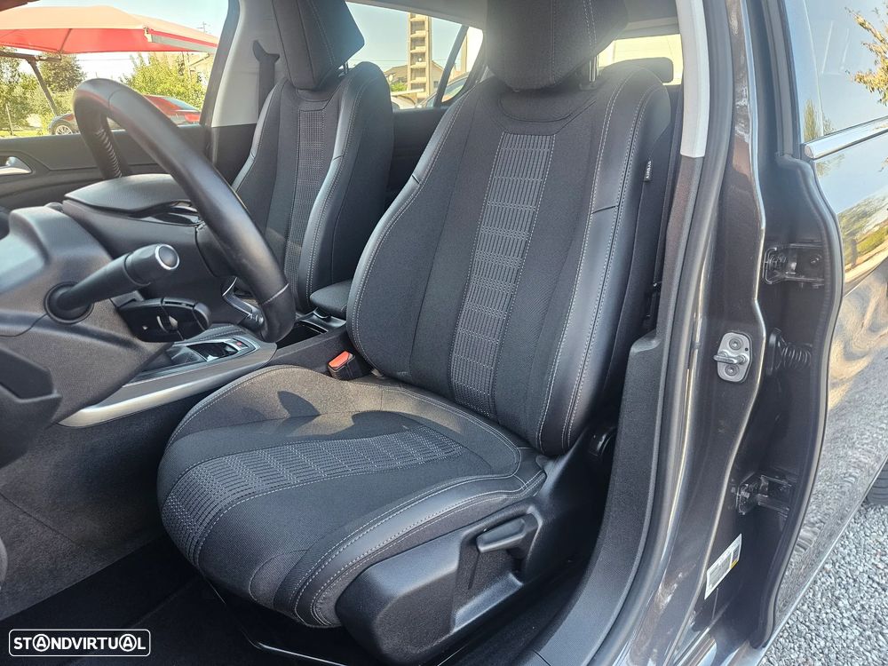 Peugeot 308 1.2 PureTech Allure Pack — fotografia 10