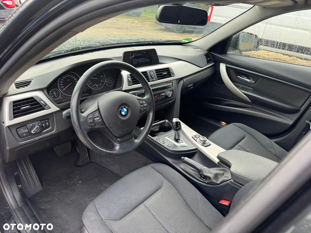 BMW Seria 3 318d Touring Luxury Line - 5