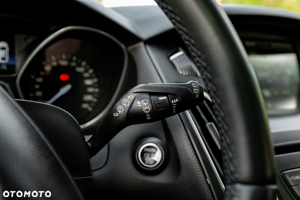 Ford Focus 1.0 EcoBoost Trend - 38