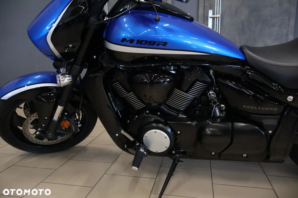 Suzuki Intruder - 7