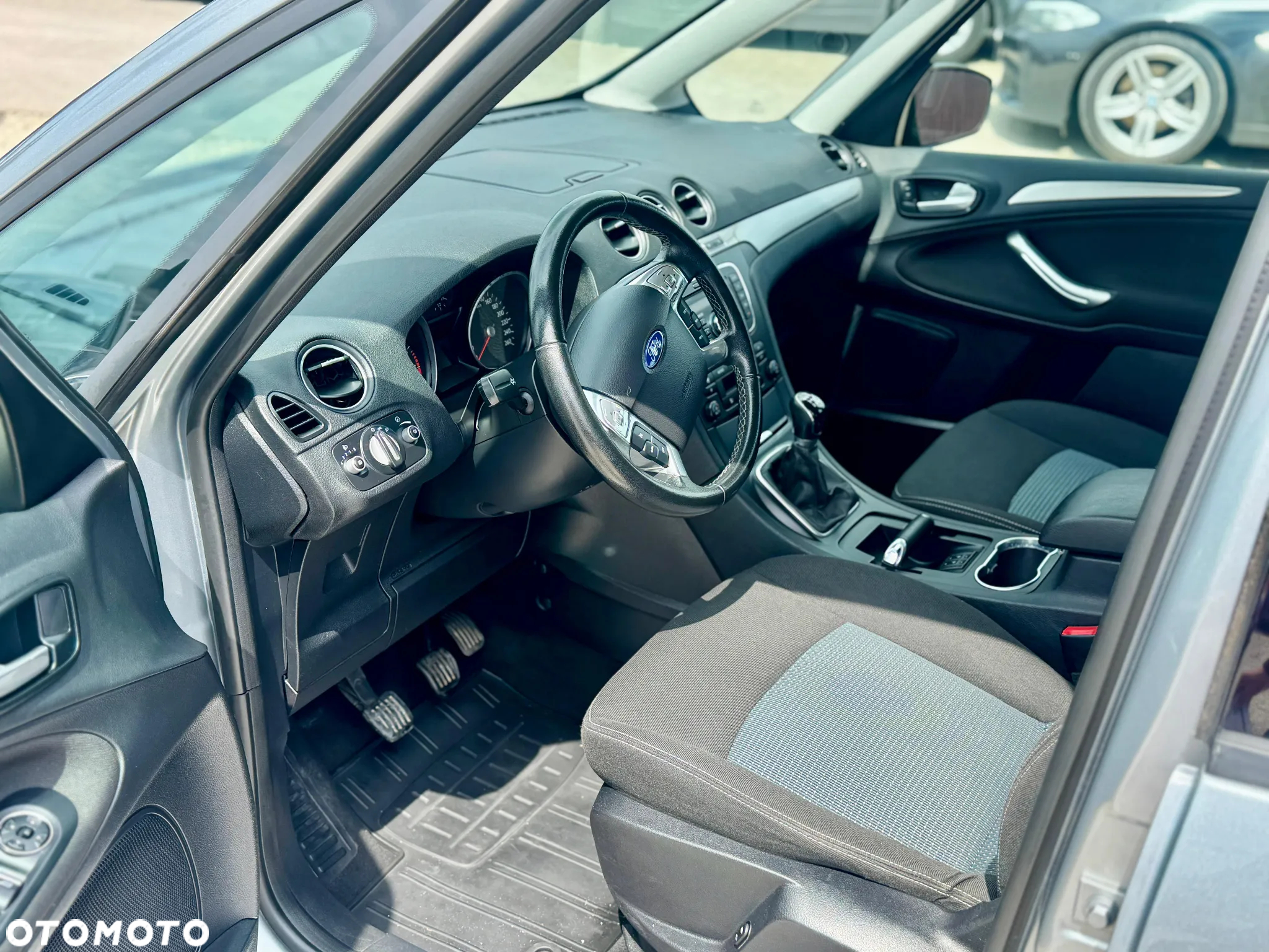 Ford Galaxy 2.0 FF Titanium - 24