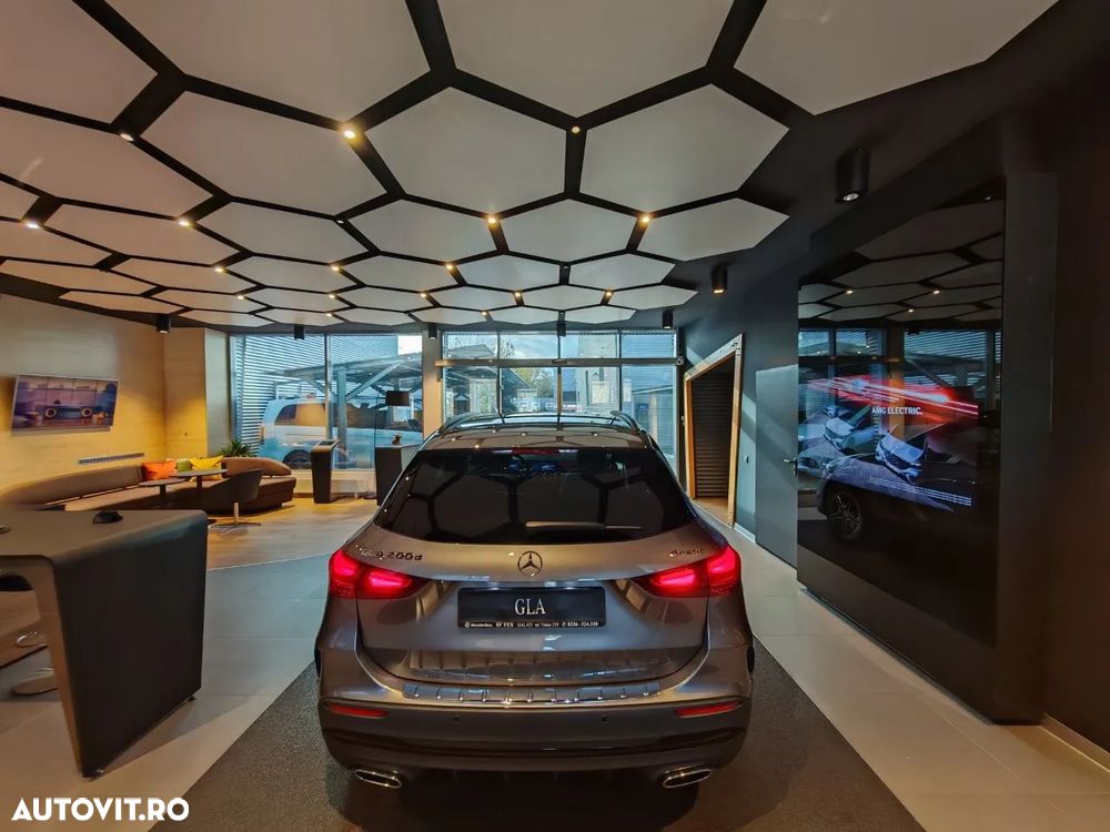 Mercedes-Benz GLA 200 d 4MATIC Aut. - 12