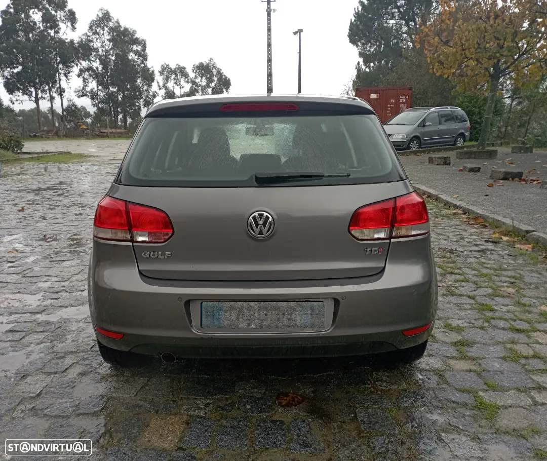 VW Golf VI 1.6 Tdi 2010 para peças - 6
