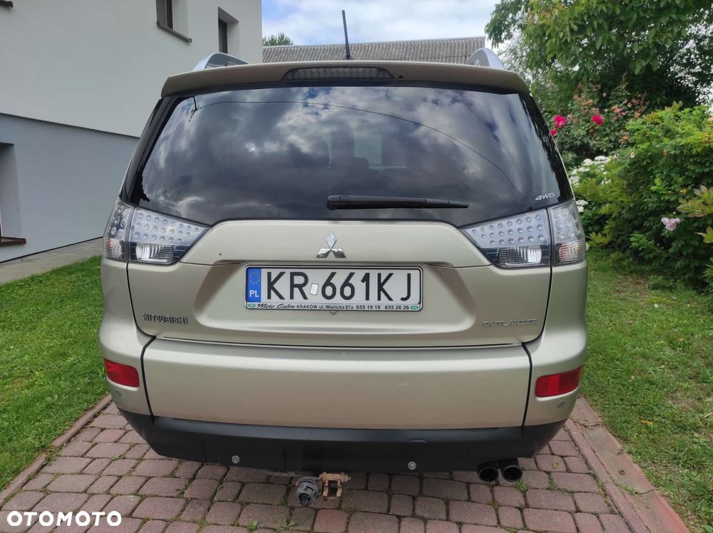 Mitsubishi Outlander 2.2 DID Intense + - 15