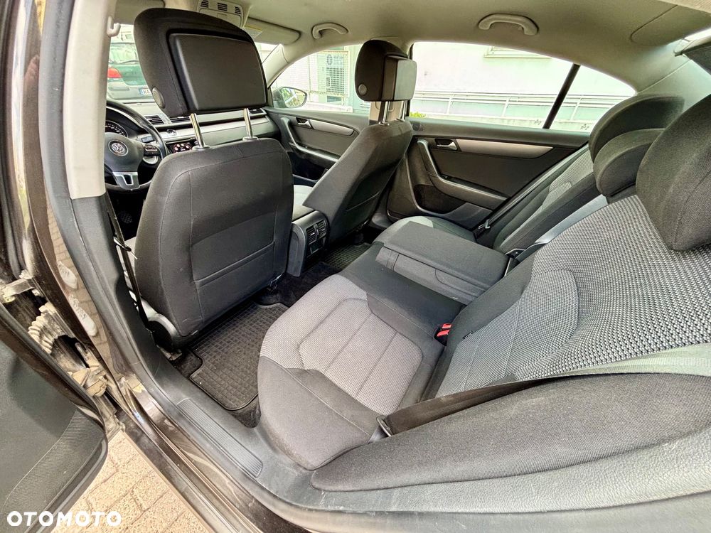 Volkswagen Passat - 6