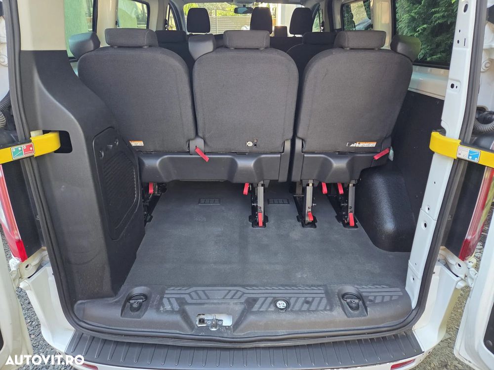 Ford Tourneo Custom - 11