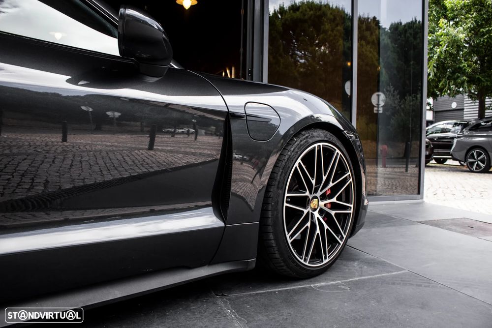 Porsche Taycan 4S - 14
