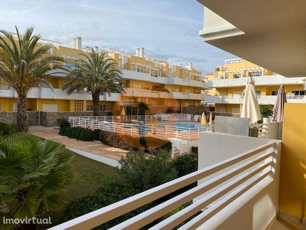 Apartamento T2 inserido num condomínio com piscina, disponível para... - Grande imagem: 5/21