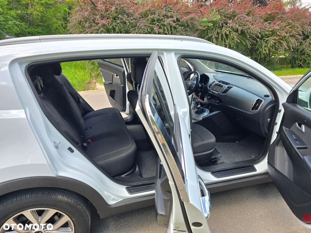 Kia Sportage 1.7 CRDI 2WD Dream-Team Edition - 19