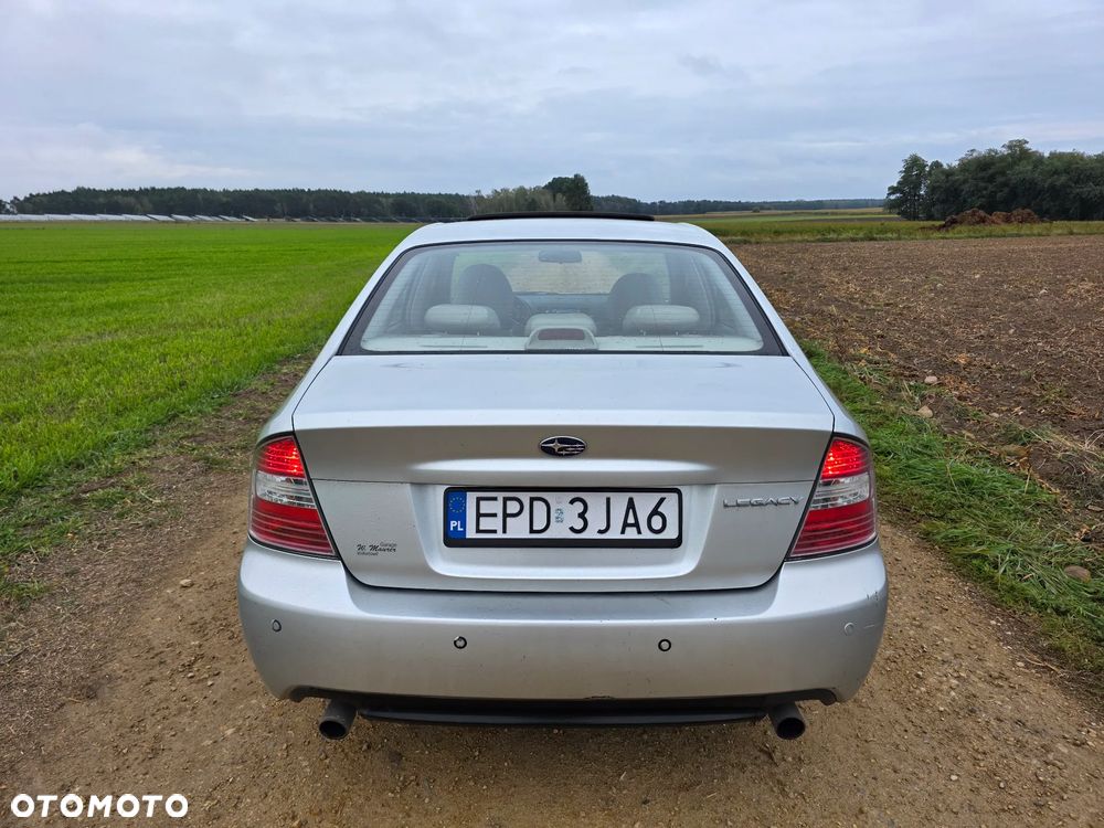 Subaru Legacy 2004 photo 4