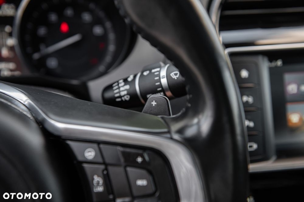 Jaguar XE - 23