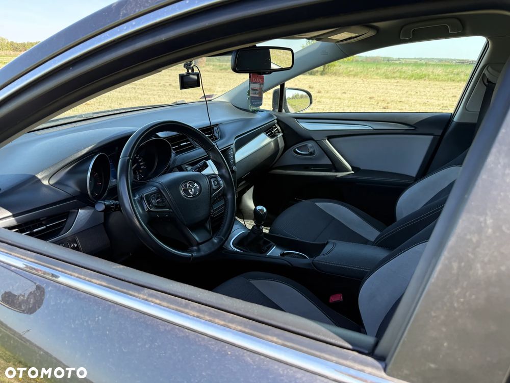Toyota Avensis 2.0 D-4D Prestige - 6