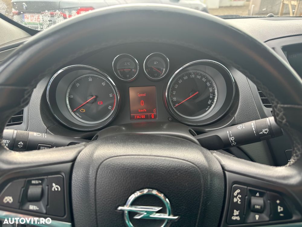 Opel Insignia 2.0 CDTI ECOFLEX - 11