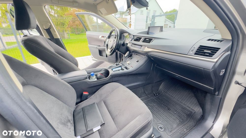 Lexus CT - 8