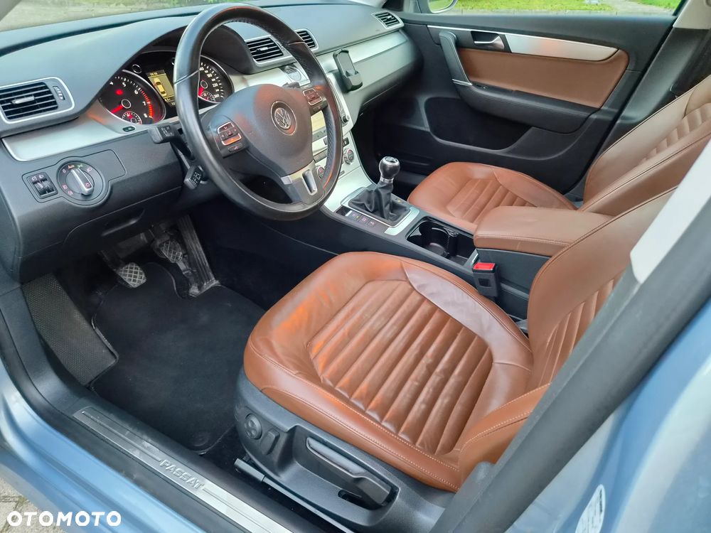 Volkswagen Passat 2.0 TSI Exclusive - 11