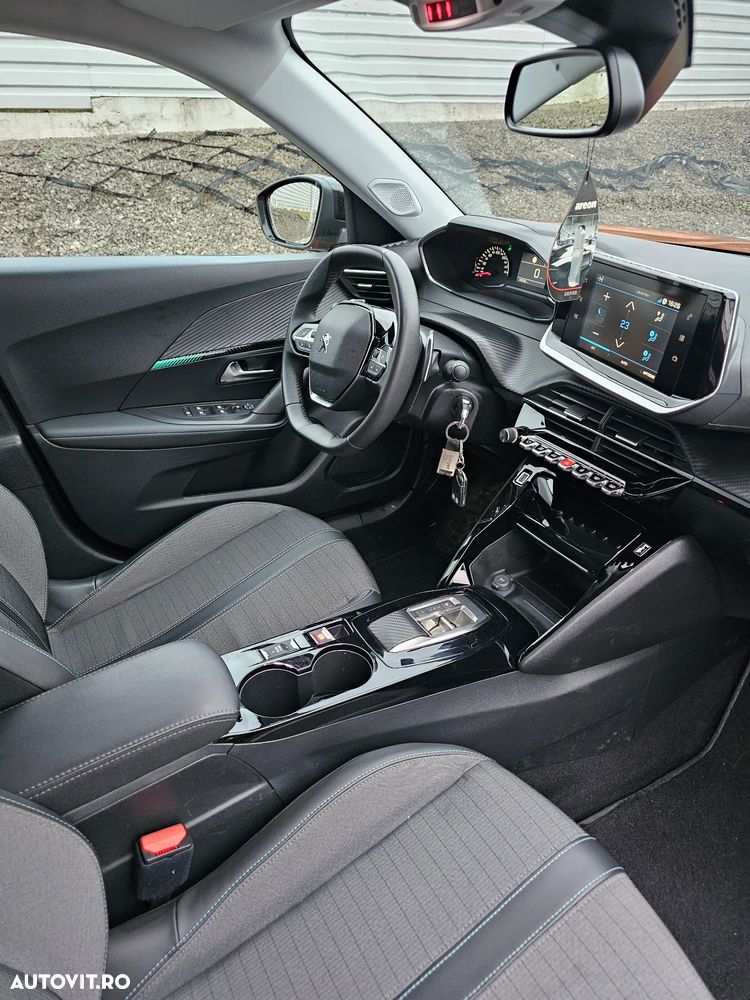 Peugeot 2008 1.5 BlueHDI 130 S&S EAT8 Allure - 6