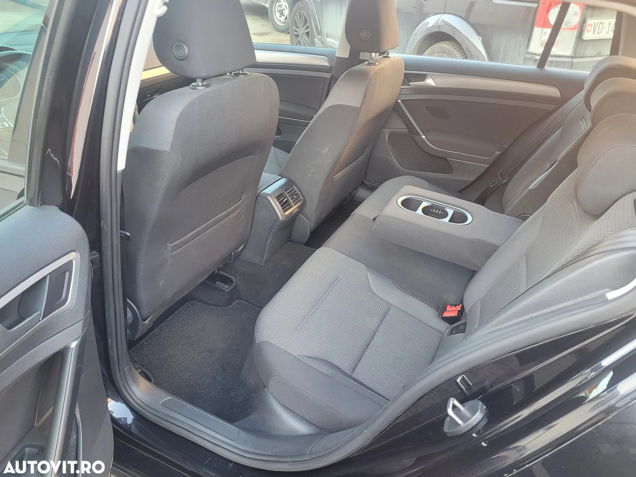 Volkswagen Golf Variant 1.6 TDI BlueMotion Technology Comfortline - 11