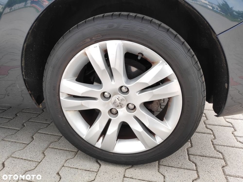 Peugeot 5008 1.6 THP Family - 27