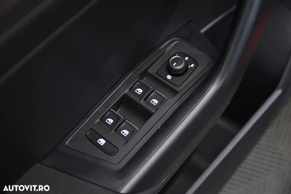 Volkswagen T-Roc - 15