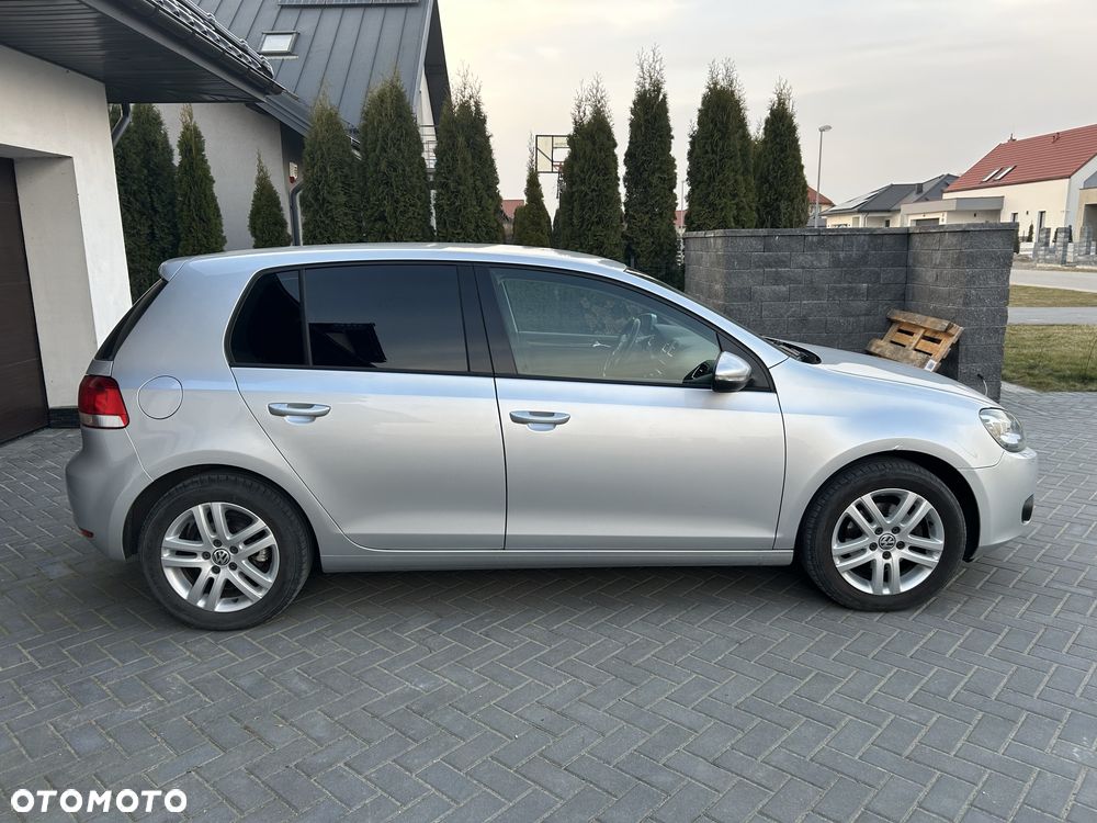 Volkswagen Golf - 6