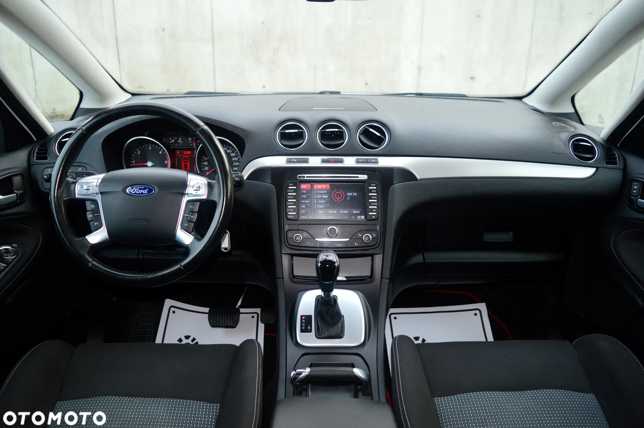 Ford S-Max - 13