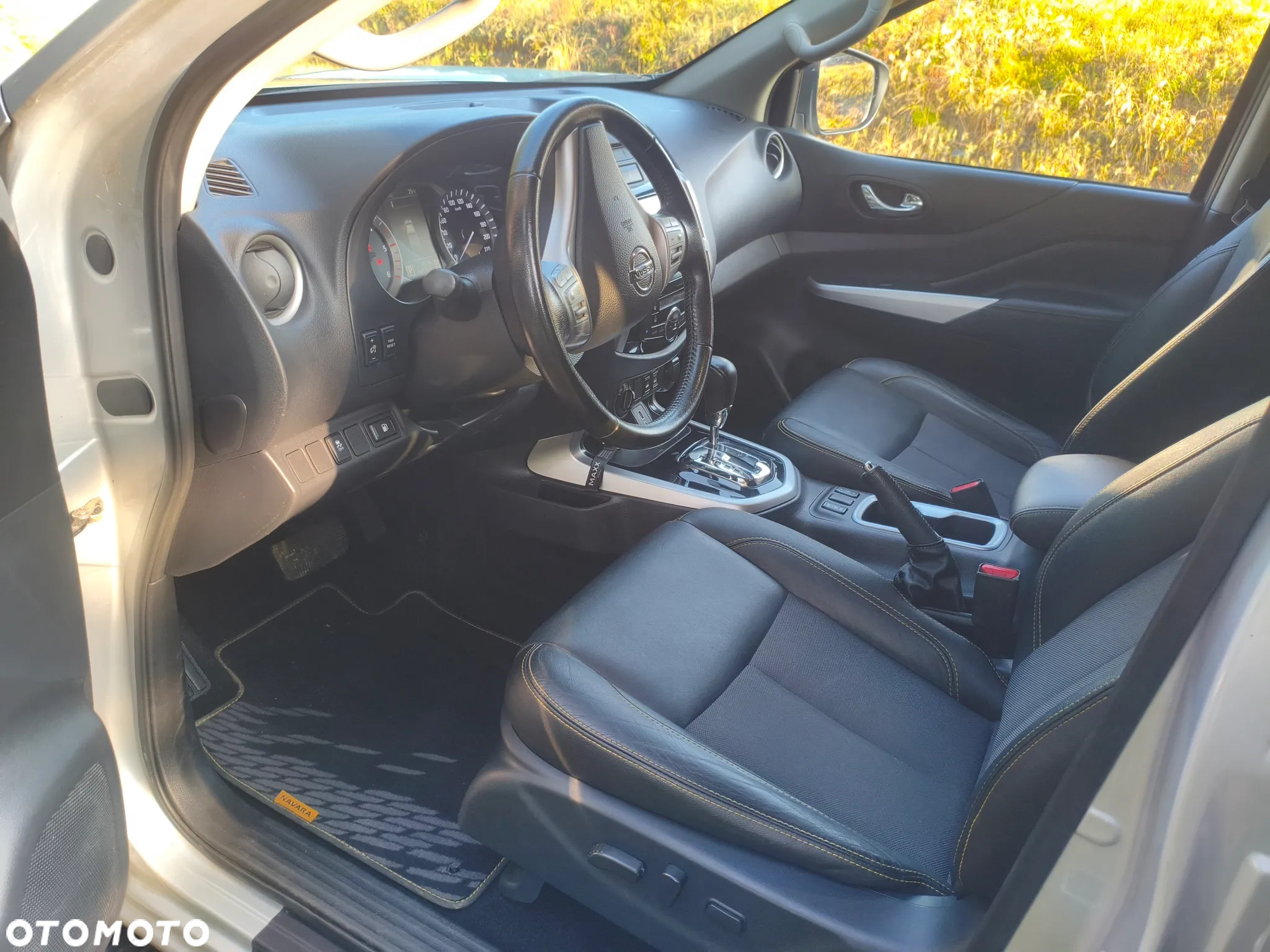 Nissan Navara DC 4x4 Autm N-Guard - 13