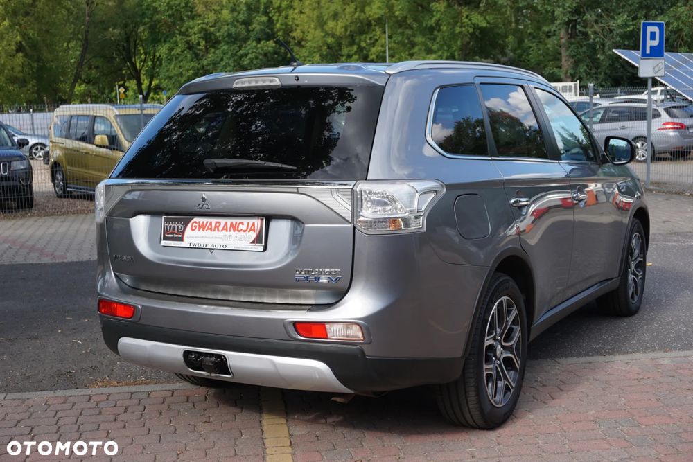 Mitsubishi Outlander Instyle NAVI + - 3