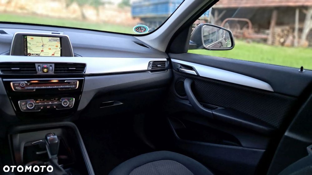 BMW X1 xDrive18d xLine - 12
