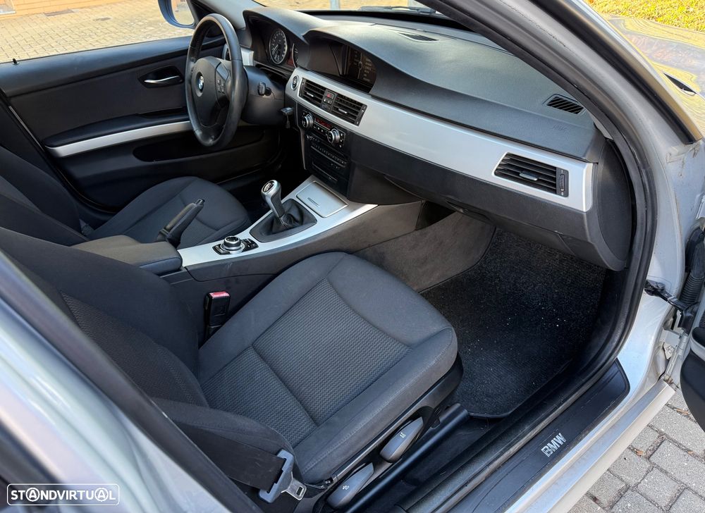 BMW 318 d Navigation - 15