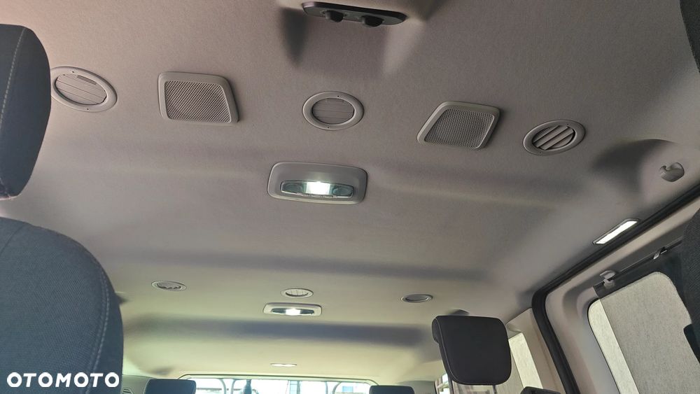 Ford Tourneo Custom - 20