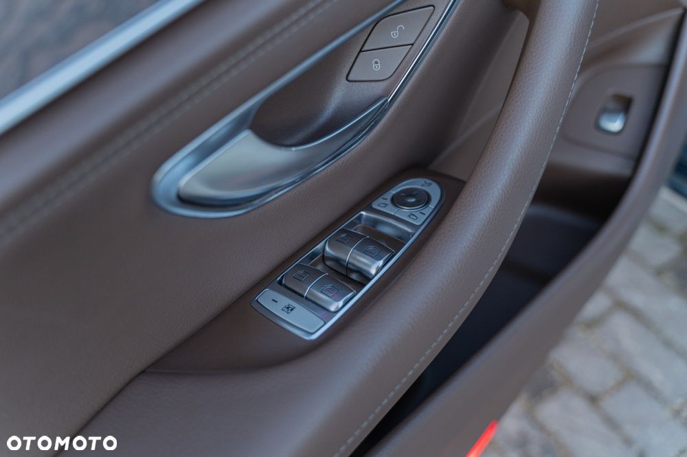 Mercedes-Benz Klasa E 220 d 4-Matic Business Edition 9G-TRONIC - 32