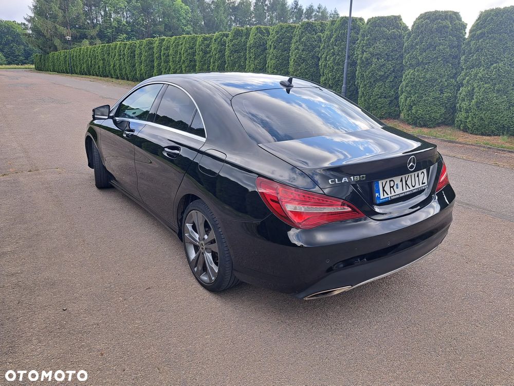 Mercedes-Benz CLA 180 7G-DCT Urban - 8