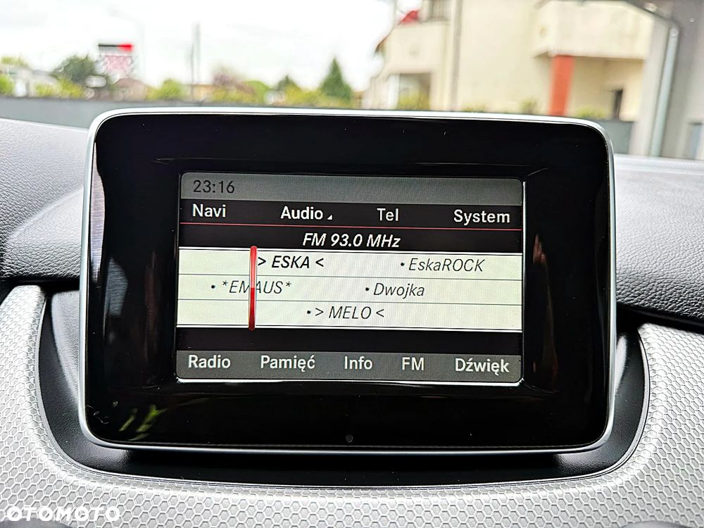 Mercedes-Benz Klasa B 180 AMG Line - 30