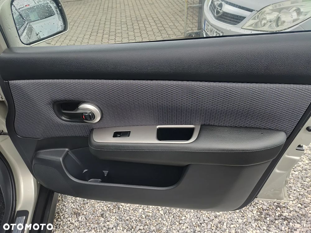 Nissan Tiida 1.6 Acenta - 39