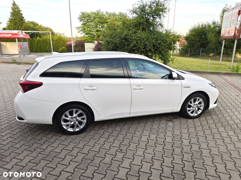 Toyota Auris Hybrid 135 Prestige - 9