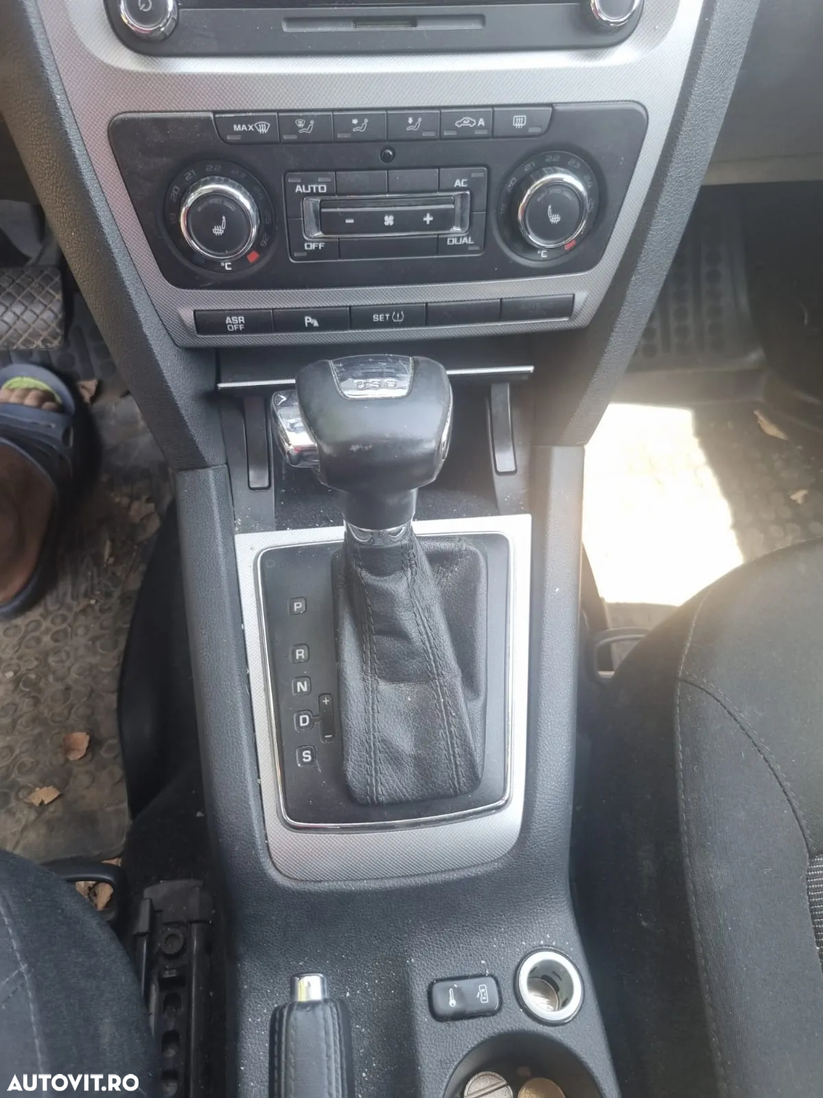 Skoda Octavia Combi 2.0 TDI Ambiente DSG - 5