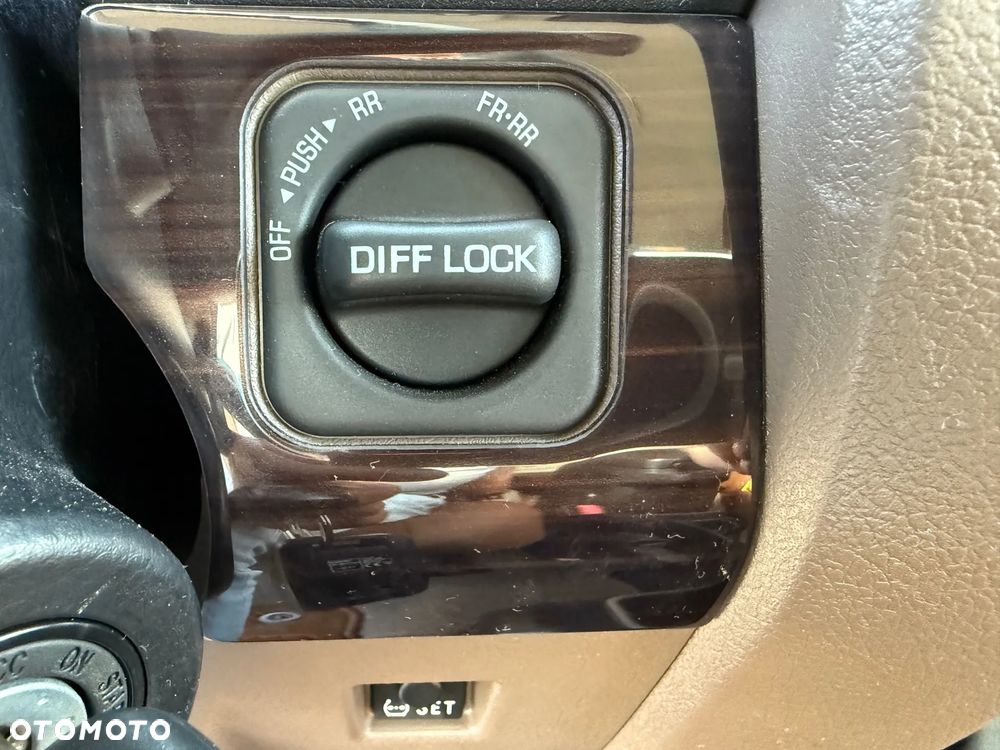 Toyota Land Cruiser - 15