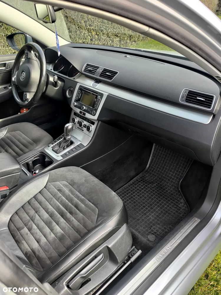 Volkswagen Passat 2.0 TDI Highline R-Style DSG - 8
