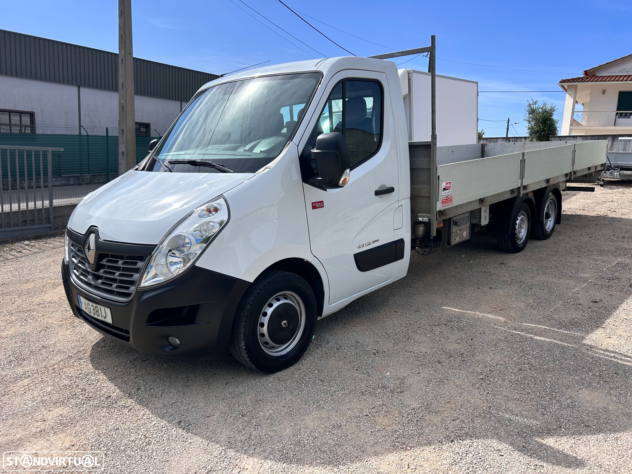 Renault TRAFIC - 2