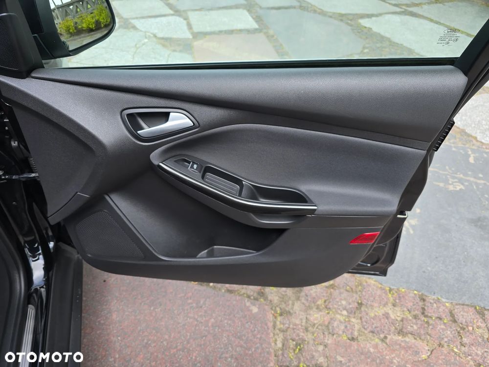 Ford Focus 1.0 EcoBoost STart-Stopp-System TITANIUM - 29