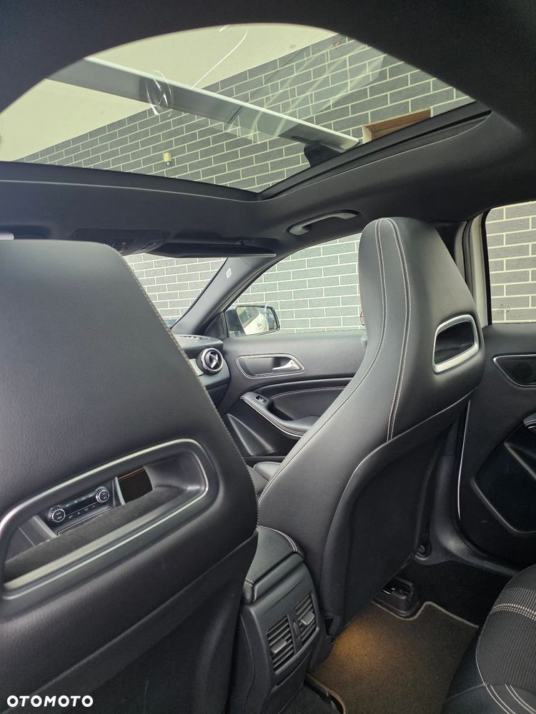 Mercedes-Benz GLA - 18