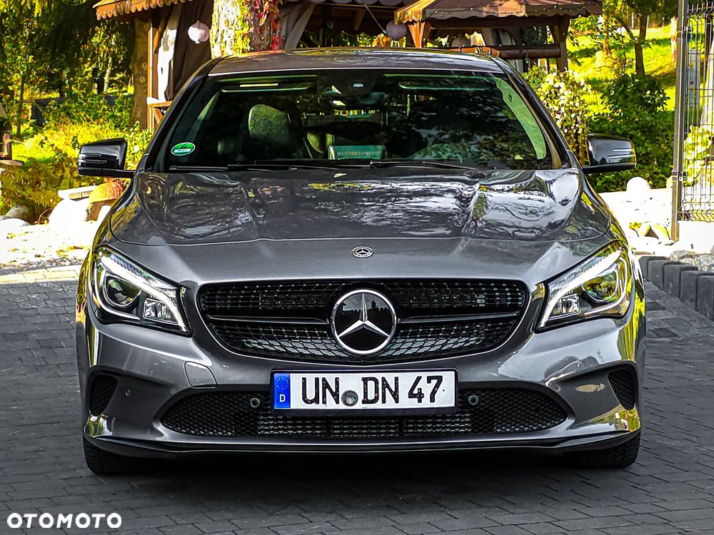 Mercedes-Benz CLA 200 7G-DCT Urban - 9