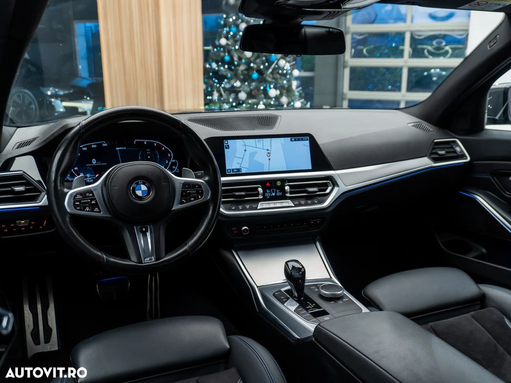 BMW Seria 3 330e Aut. M Sport - 33