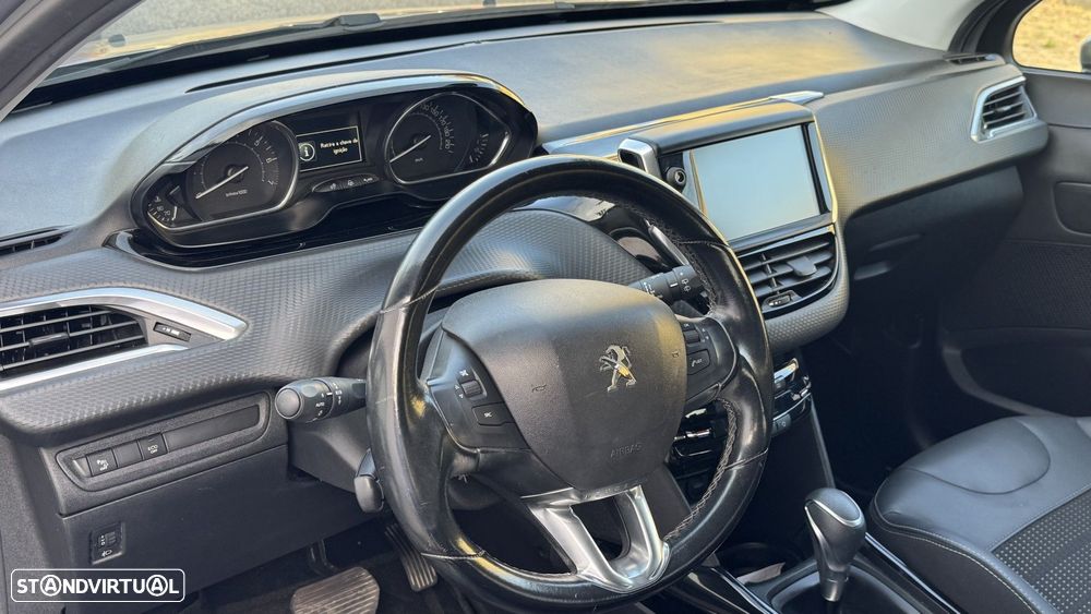 Peugeot 2008 1.2 PureTech Allure EAT6 - 12