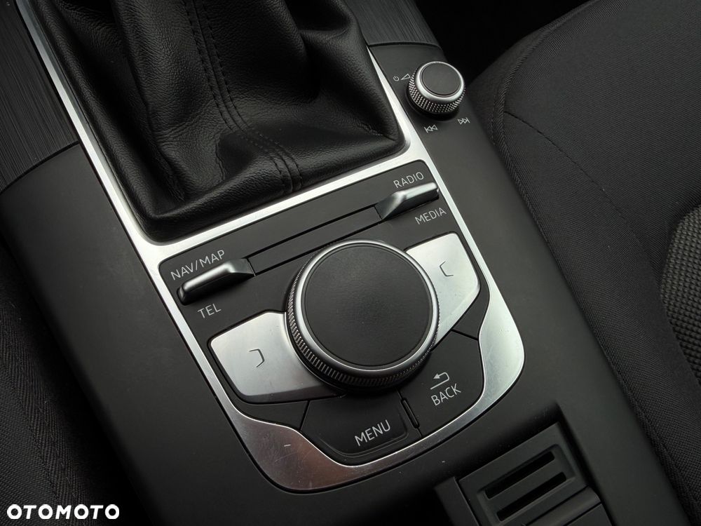 Audi A3 Sportback 1.0 TFSI design - 32