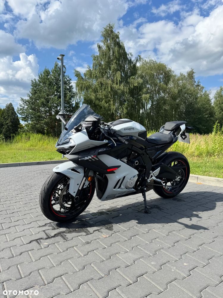 CFMoto 675SR - 4