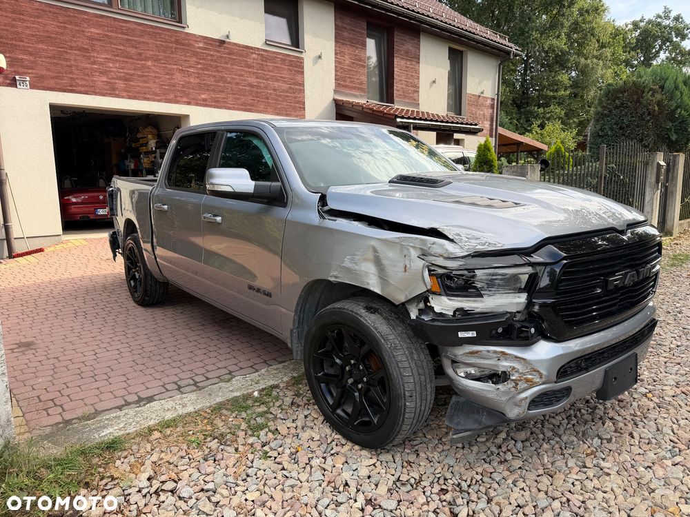 Dodge RAM - 8