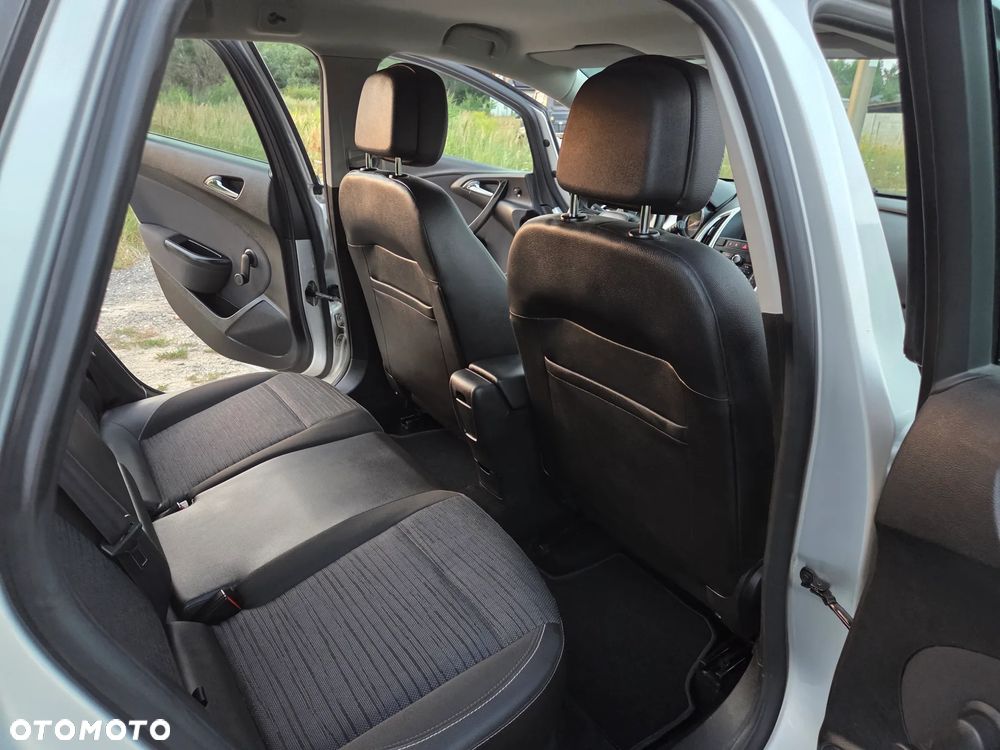 Opel Astra 1.4 Turbo Style - 19