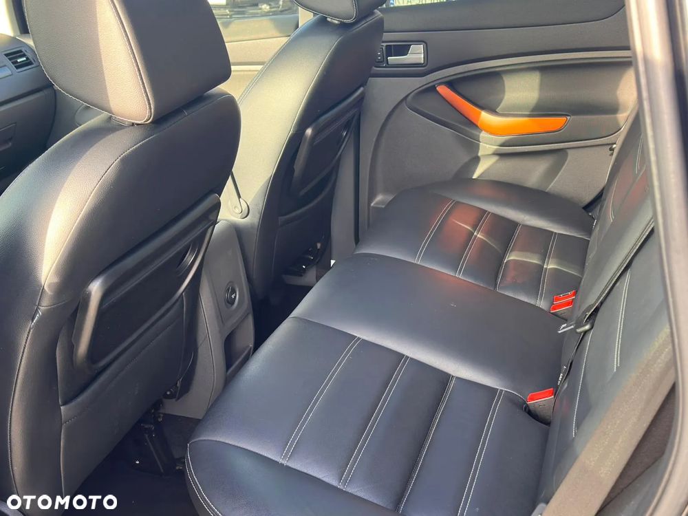 Ford Kuga 2.0 TDCi 2x4 Titanium - 15